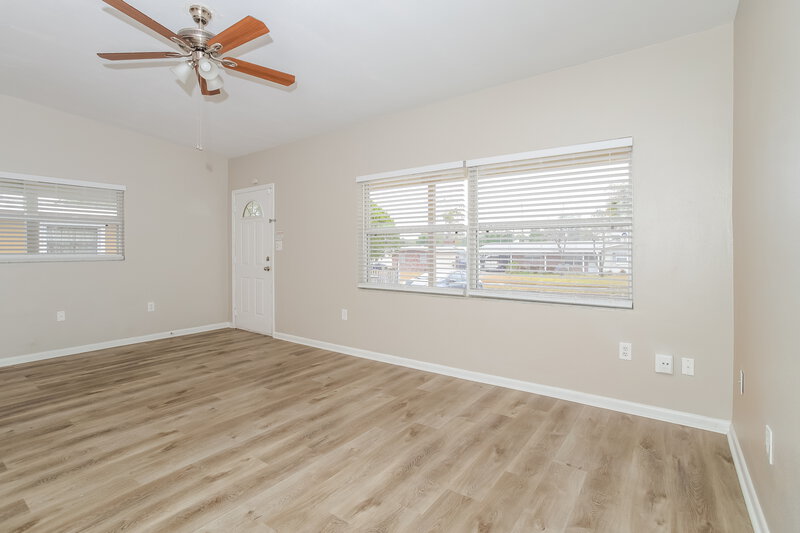 0/Mo, 1720 N Hudson St Orlando, FL 32808 Living Room View