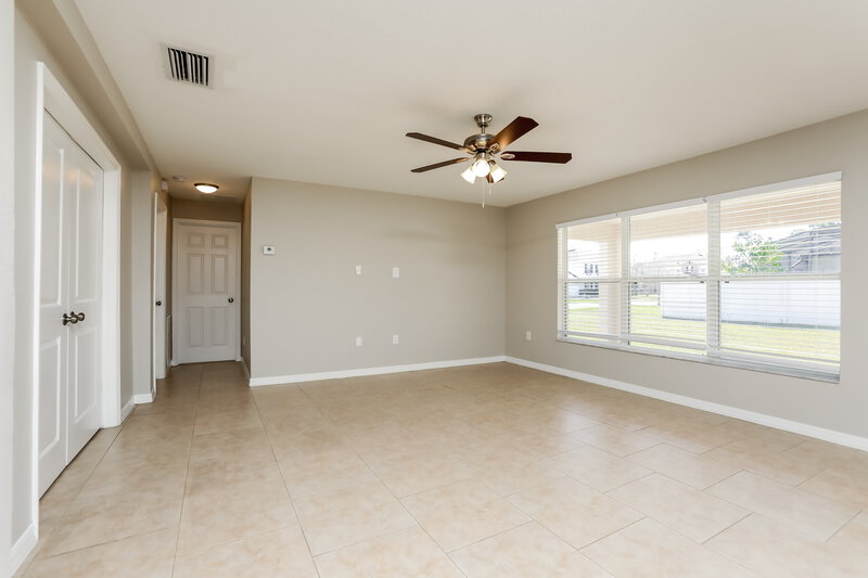 0/Mo, 356 Black Springs Ln Winter Garden, FL 34787 Living Room View