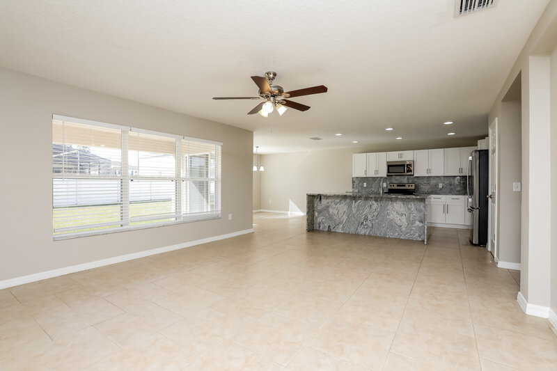0/Mo, 356 Black Springs Ln Winter Garden, FL 34787 Living Room View 2
