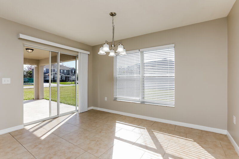 0/Mo, 356 Black Springs Ln Winter Garden, FL 34787 Dining Room View