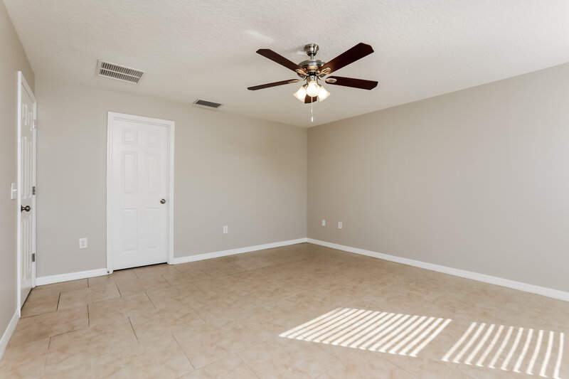 0/Mo, 356 Black Springs Ln Winter Garden, FL 34787 Main Bedroom View 2