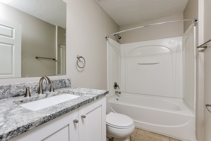 0/Mo, 356 Black Springs Ln Winter Garden, FL 34787 Bathroom View