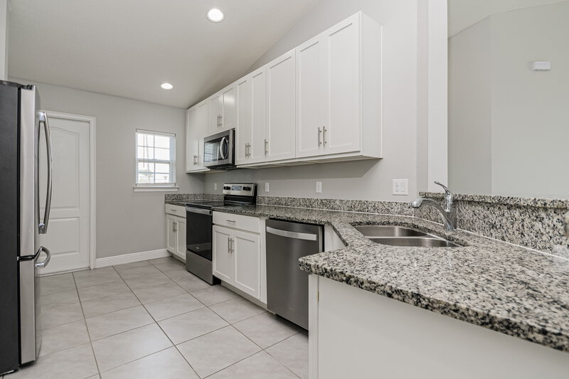 2,040/Mo, 437 Britten Dr Kissimmee, FL 34758 Kitchen View