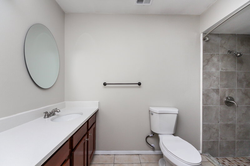 2,110/Mo, 1483 Tamra Ct Kissimmee, FL 34744 Master Bathroom View