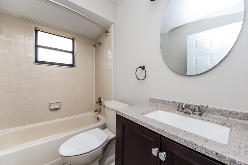 2,110/Mo, 1483 Tamra Ct Kissimmee, FL 34744 Bathroom View