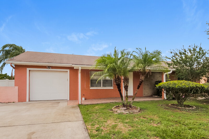 2,335/Mo, 12127 Dakota Woods Ln Orlando, FL 32824 Front View