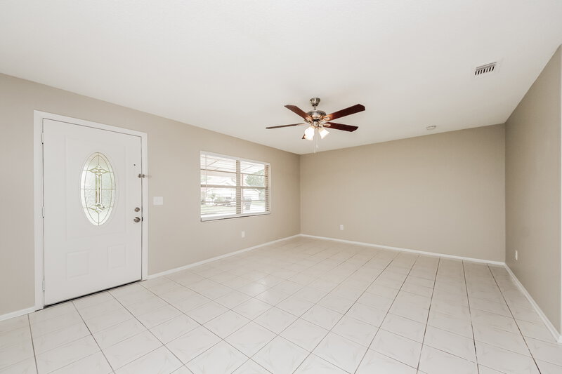 2,335/Mo, 12127 Dakota Woods Ln Orlando, FL 32824 Living Room View