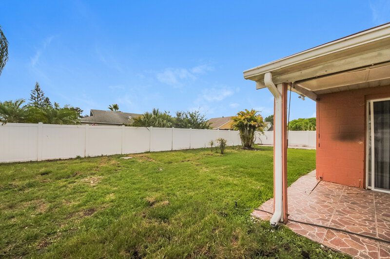 2,335/Mo, 12127 Dakota Woods Ln Orlando, FL 32824 Rear View