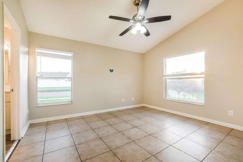 2,940/Mo, 4732 Fort Bravo Ct Orlando, FL 32822 Main Bedroom View 2