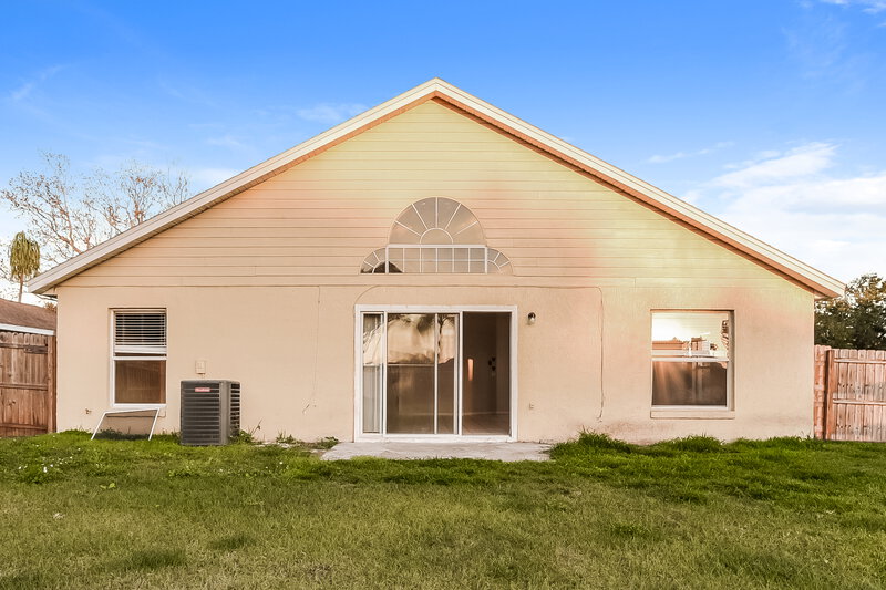2,940/Mo, 4732 Fort Bravo Ct Orlando, FL 32822 Rear View