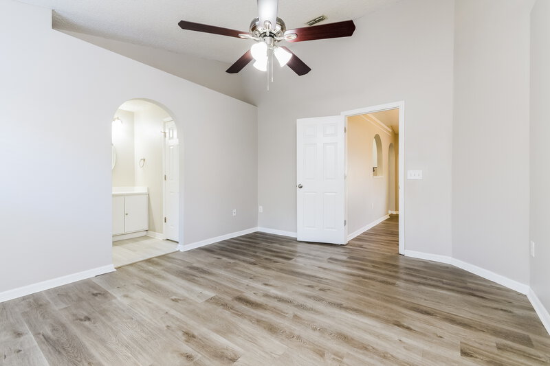 2,300/Mo, 7714 Harbor Bend Cir Orlando, FL 32822 Main Bedroom View 2