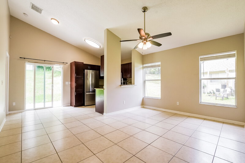 1,995/Mo, 1206 Sheeler Hills Dr Apopka, FL 32703 Living Room View