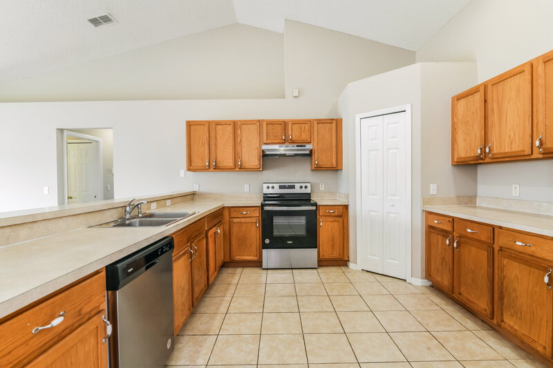 2,175/Mo, 1138 Orne Ct Kissimmee, FL 34759 Kitchen View