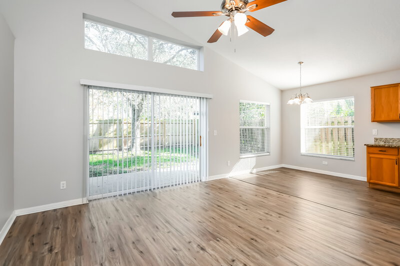 2,615/Mo, 5151 Adair Oak Dr Orlando, FL 32829 Family Room View