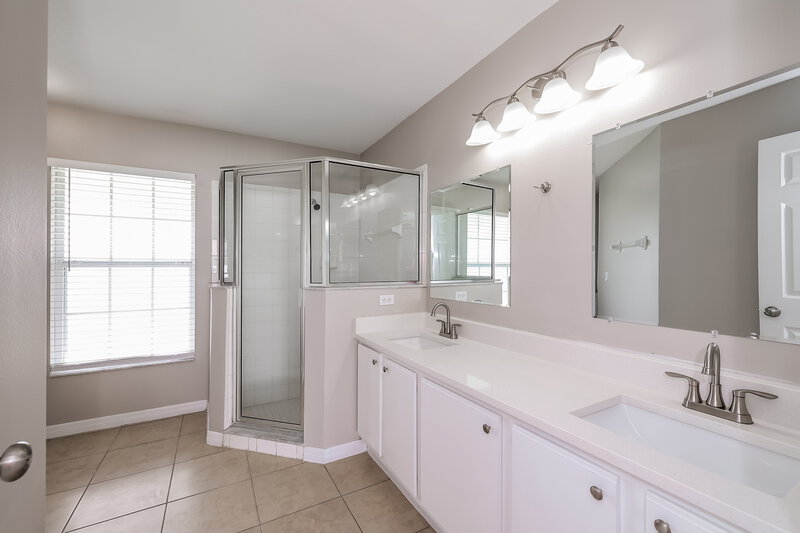 2,045/Mo, 2400 Placid Way Kissimmee, FL 34758 Main Bathroom View