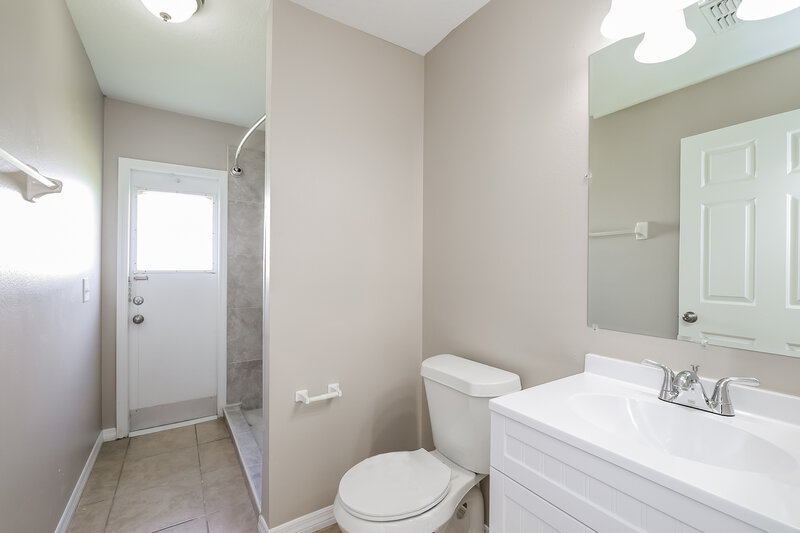 2,045/Mo, 2400 Placid Way Kissimmee, FL 34758 Bathroom View