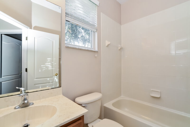 2,945/Mo, 16208 Birchwood Way Orlando, FL 32828 Bathroom View