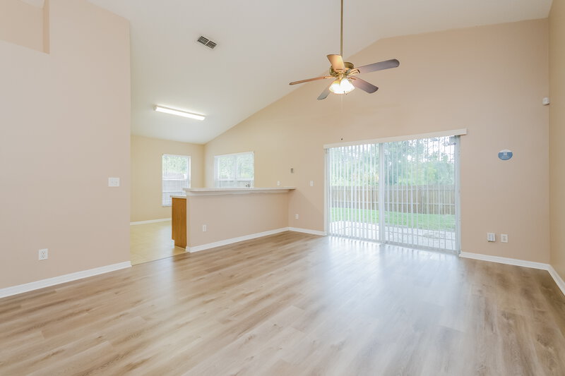 2,030/Mo, 2155 Colonial Woods Blvd Orlando, FL 32826 Dining Room View 2