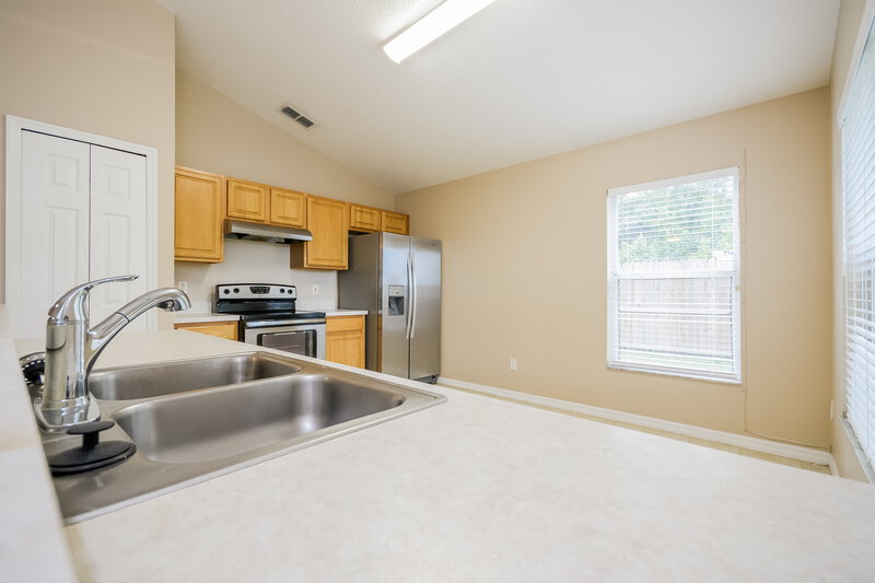 2,030/Mo, 2155 Colonial Woods Blvd Orlando, FL 32826 Kitchen View 2