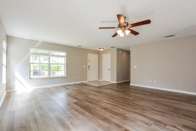 2,245/Mo, 3905 Lone Eagle Pl Sanford, FL 32771 Living Room View 3