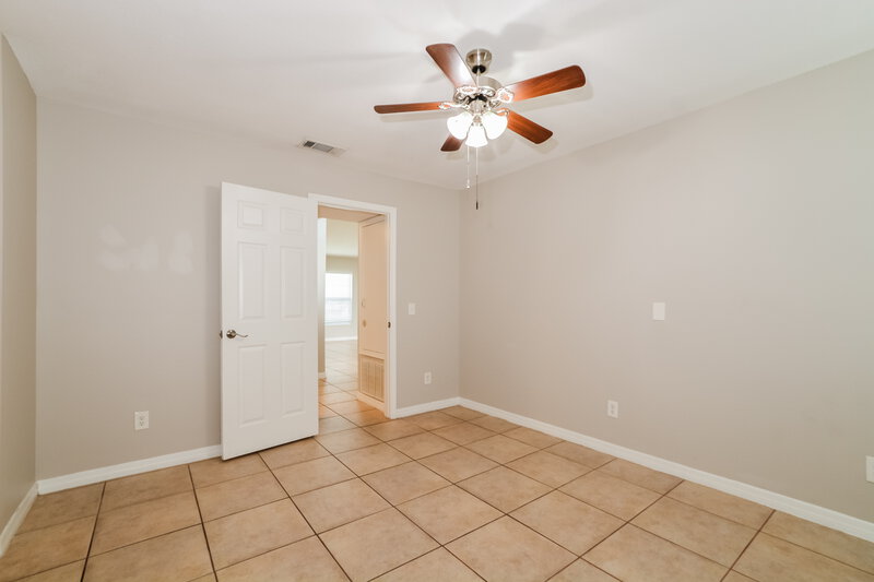 2,270/Mo, 520 Madrigal Ct Orlando, FL 32825 Main Bedroom View 2