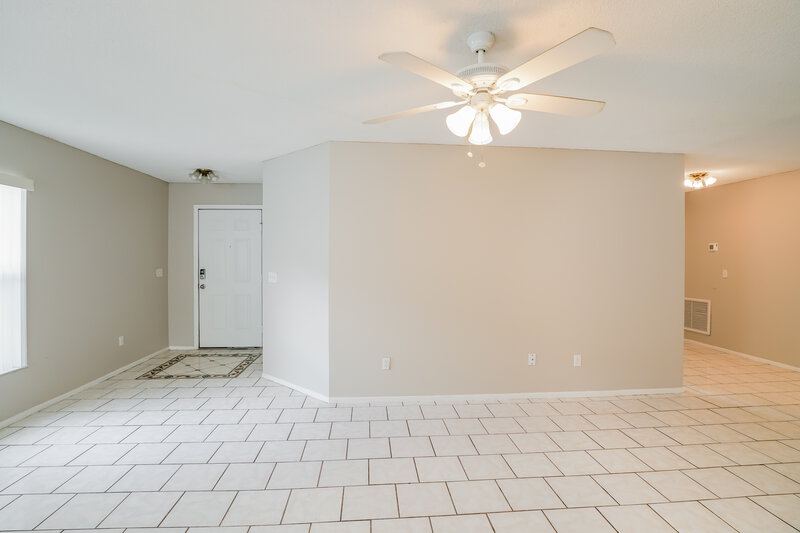 2,345/Mo, 13038 Prairie Meadows Dr Orlando, FL 32837 Living Room View