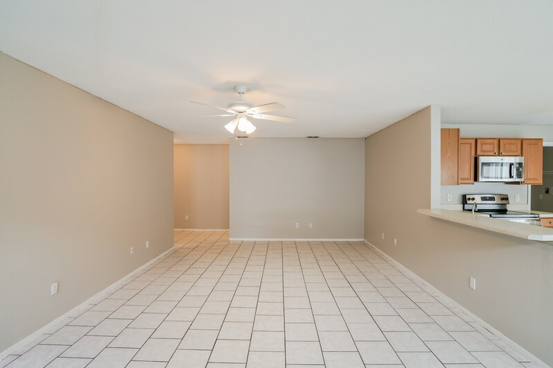 2,345/Mo, 13038 Prairie Meadows Dr Orlando, FL 32837 Living Room View 2