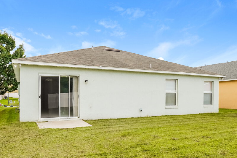 2,345/Mo, 13038 Prairie Meadows Dr Orlando, FL 32837 Rear View