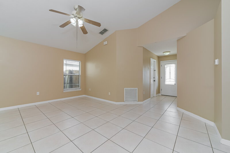 1,760/Mo, 3813 Kyle Dr Saint Cloud, FL 34772 Living Room View 3