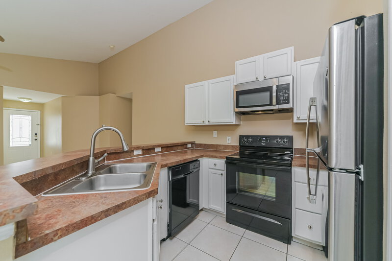 1,760/Mo, 3813 Kyle Dr Saint Cloud, FL 34772 Kitchen View