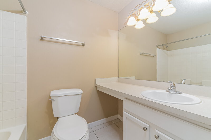 1,760/Mo, 3813 Kyle Dr Saint Cloud, FL 34772 Main Bathroom View