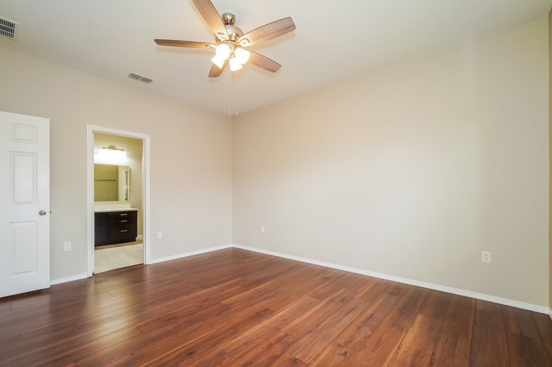3,370/Mo, 1557 Regent Ct Mount Dora, FL 32757 Main Bedroom View