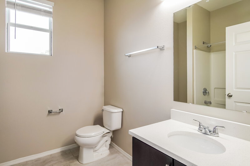 3,370/Mo, 1557 Regent Ct Mount Dora, FL 32757 Bathroom View