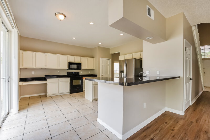 2,890/Mo, 249 Lancer Oak Dr Apopka, FL 32712 Kitchen View