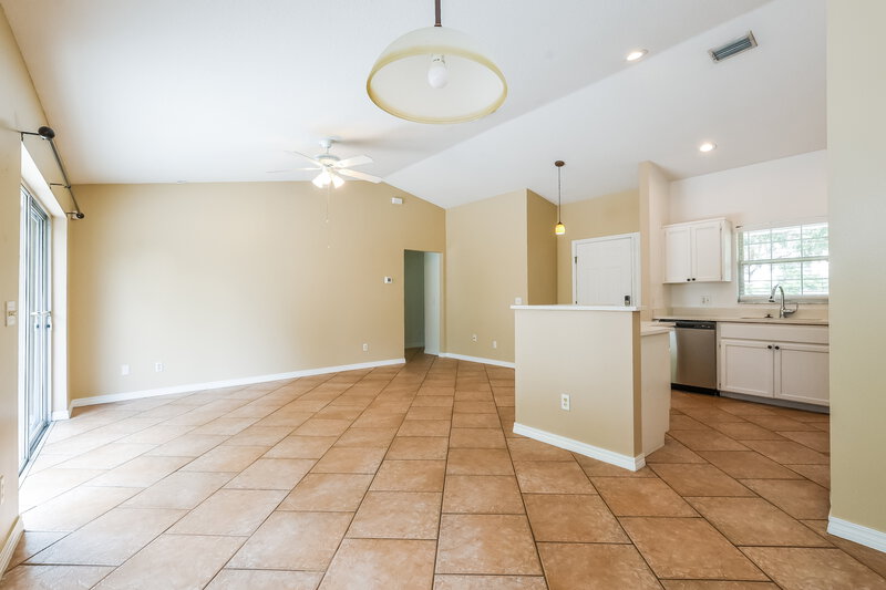 2,010/Mo, 11036 Oswalt Rd Clermont, FL 34711 Living Room View 3