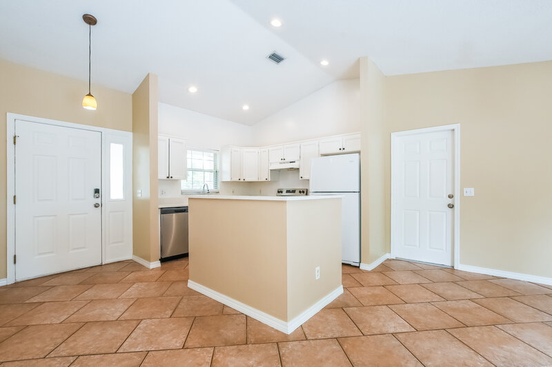 2,010/Mo, 11036 Oswalt Rd Clermont, FL 34711 Kitchen View 2