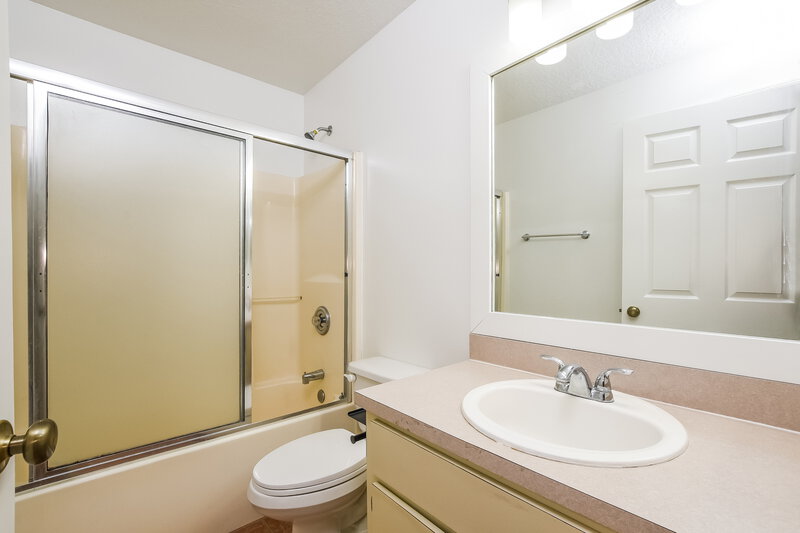2,010/Mo, 11036 Oswalt Rd Clermont, FL 34711 Main Bathroom View