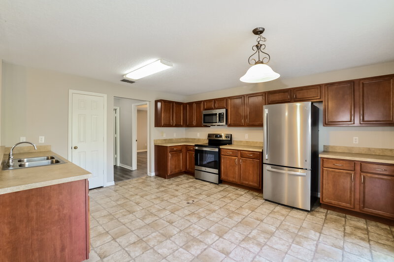 2,655/Mo, 1658 Algonkin Loop Orlando, FL 32828 Kitchen View