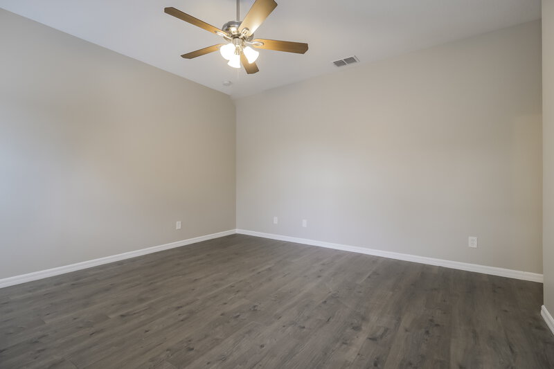 2,285/Mo, 20946 Oldenburg Loop Mount Dora, FL 32757 Main Bedroom View 2