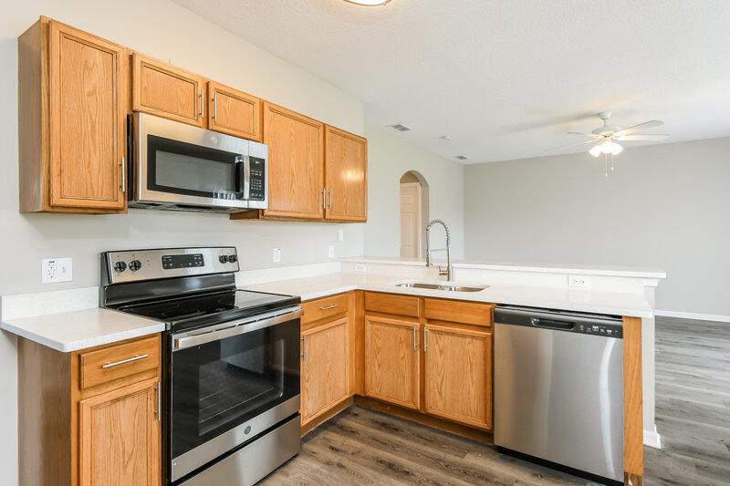 1,890/Mo, 2139 Pecos Dr Poinciana, FL 34759 Kitchen View