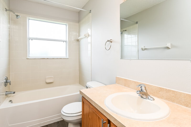 1,890/Mo, 2139 Pecos Dr Poinciana, FL 34759 Bathroom View