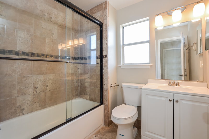 3,570/Mo, 2233 Grand Tree Ct Lake Mary, FL 32746 Bathroom View