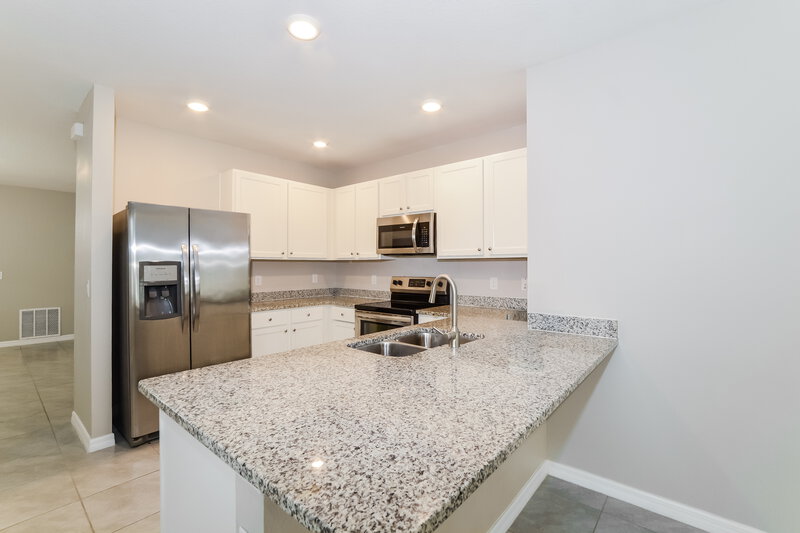 2,430/Mo, 3928 Silverstream Ter Sanford, FL 32771 Kitchen View 2