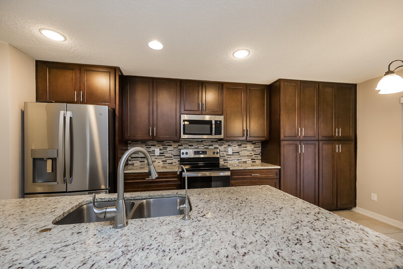 2,455/Mo, 2316 Stone Abbey Blvd Orlando, FL 32828 Kitchen View 2