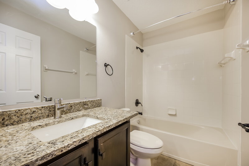 2,455/Mo, 2316 Stone Abbey Blvd Orlando, FL 32828 Bathroom View