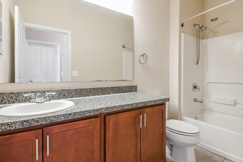 1,935/Mo, 2895 Boating Boulevard Kissimmee, FL 34746 Bathroom View