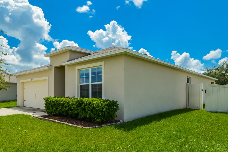 2,030/Mo, 2716 Grand Central Ave Tavares, FL 32778 Front View