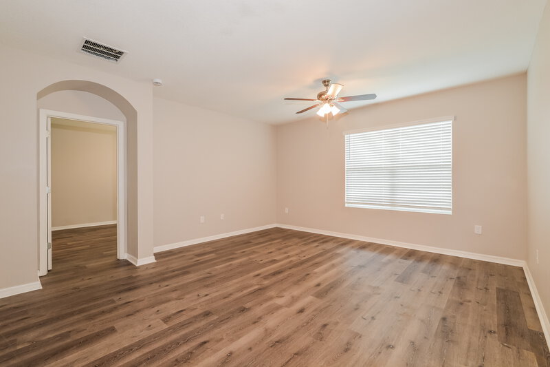 2,030/Mo, 2716 Grand Central Ave Tavares, FL 32778 Living Room View
