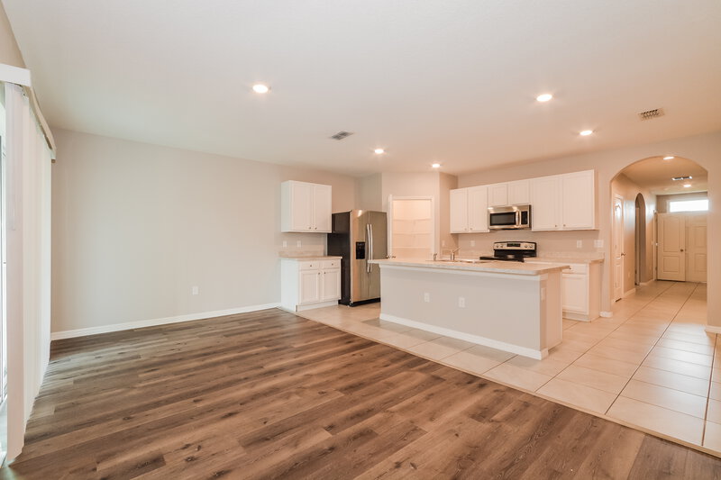 2,030/Mo, 2716 Grand Central Ave Tavares, FL 32778 Living Room View 2