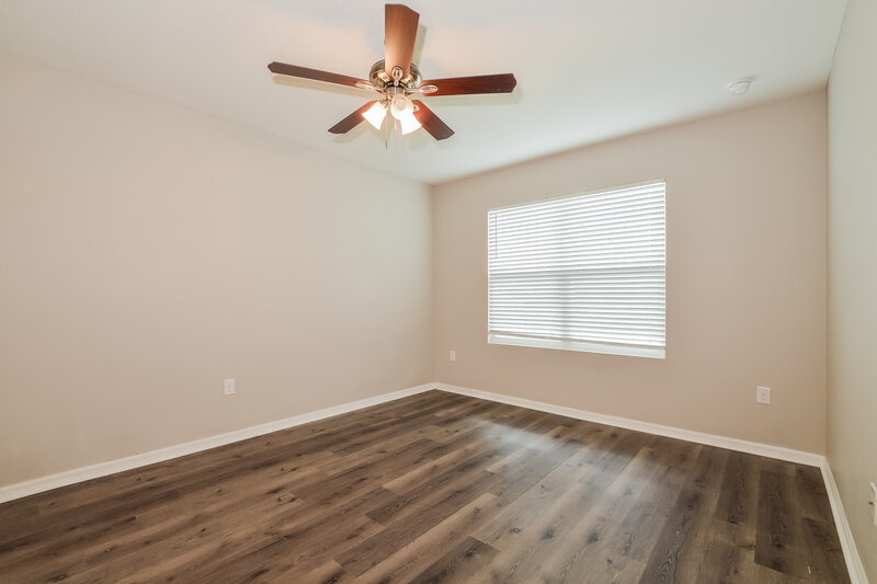 2,030/Mo, 2716 Grand Central Ave Tavares, FL 32778 Main Bedroom View